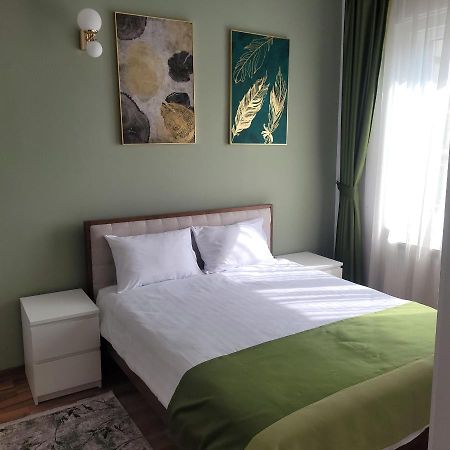 B8 - Spacious, Charming Apartment In Central سيبيو المظهر الخارجي الصورة