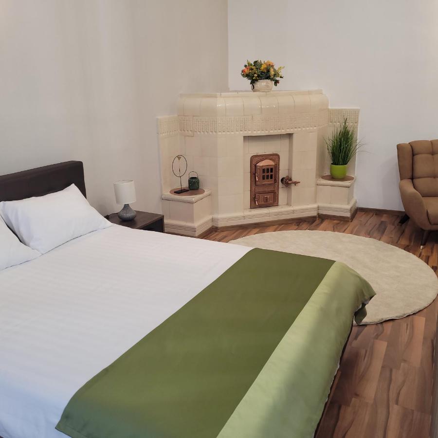 B8 - Spacious, Charming Apartment In Central سيبيو المظهر الخارجي الصورة