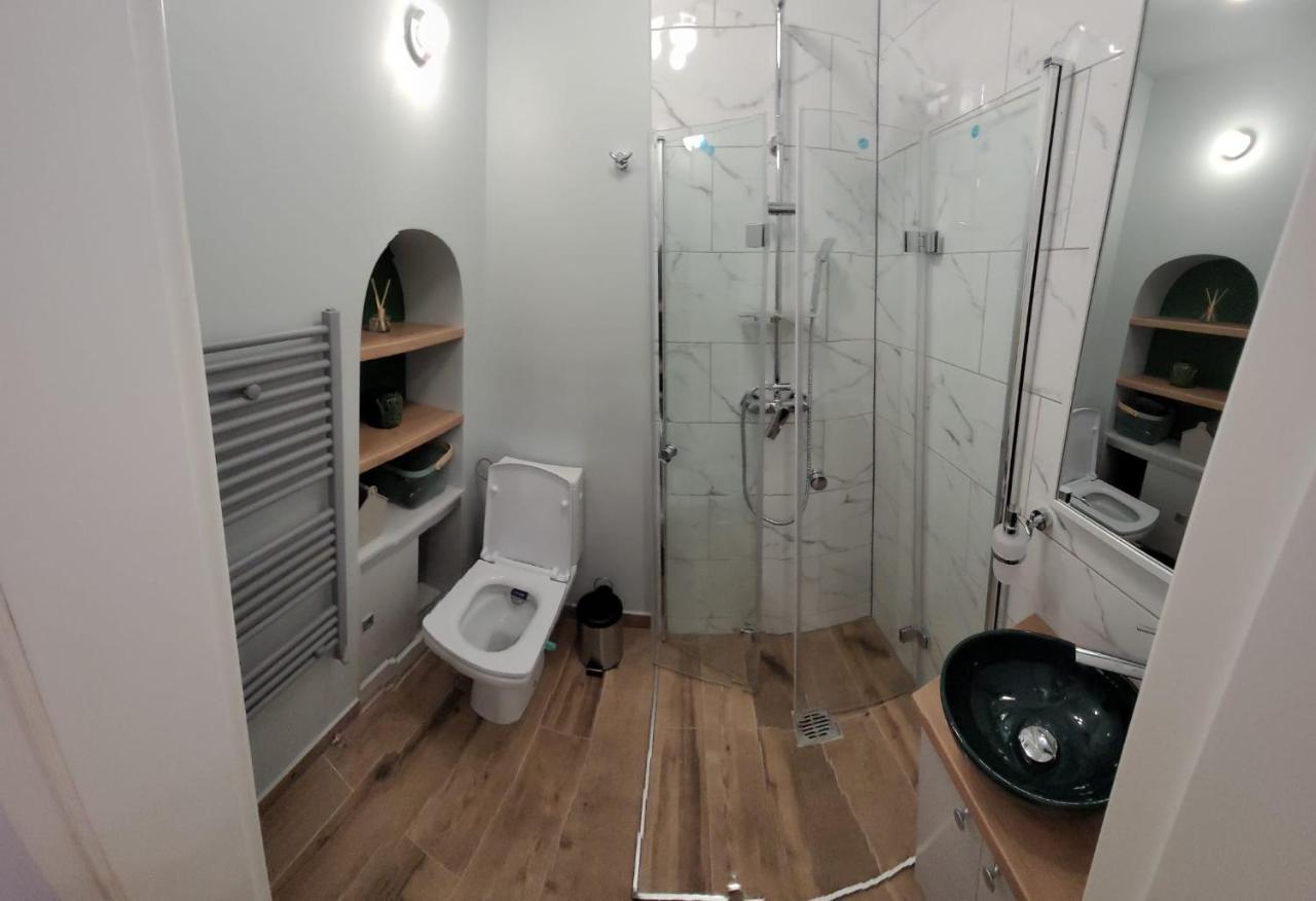 B8 - Spacious, Charming Apartment In Central سيبيو المظهر الخارجي الصورة